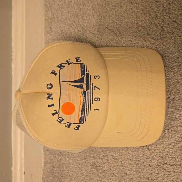 Billabong Accessories - LAST CALL!! BILLABONG HAT!
